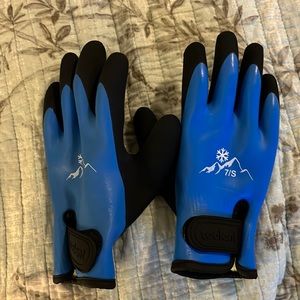 100% Waterproof Gloves for Men and Women